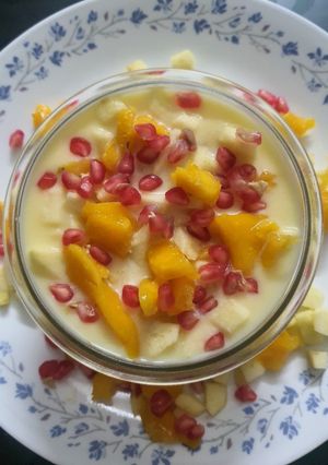 वनीला कस्टॅड (vanilla custard recipe in Hindi) रेसिपी मुख्य फोटो