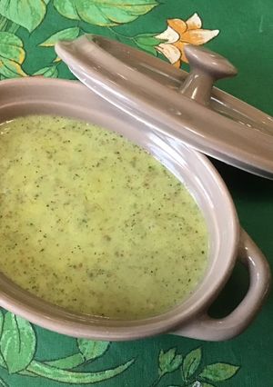 Une photo de Sauce salade à la moutarde d'Orléans, citron et persil