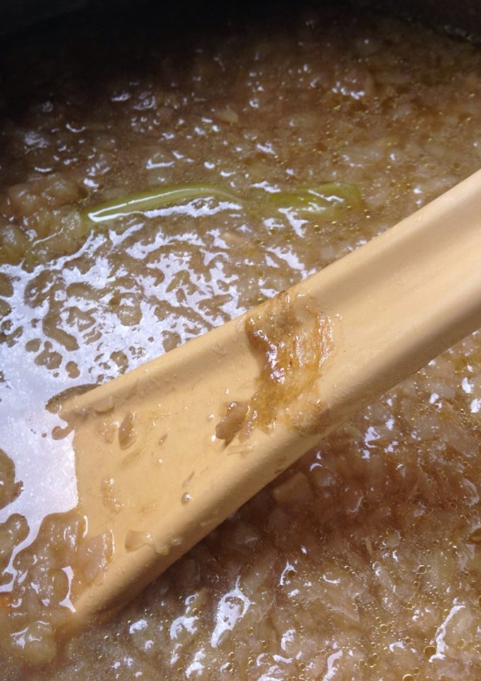 Una foto de Caldo de cebolla tostada