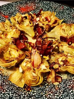 Una foto de Alcachofas cocinadas en diferentes texturas