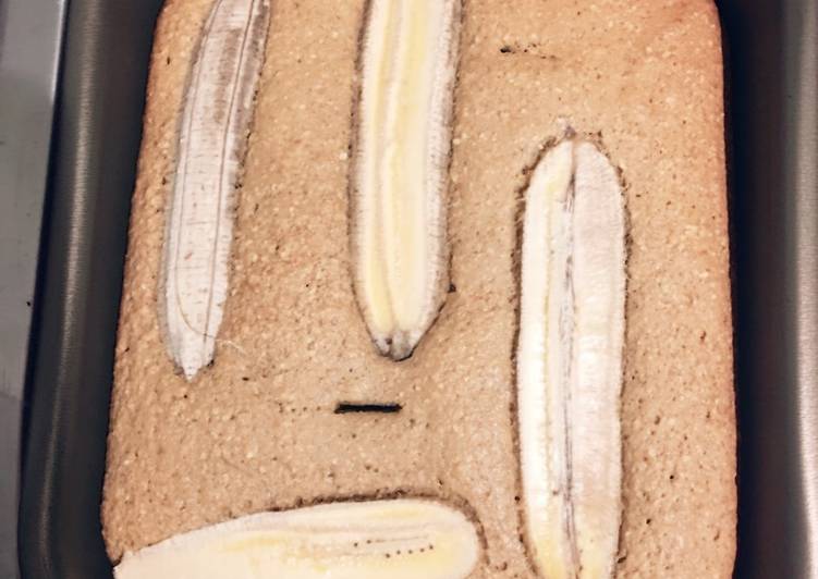 Bolo de banana com farinha de grão de bico