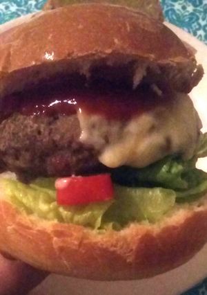 Una foto de Hamburguesas caseras con pan rústico
