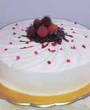 Pastel de tres leches con queso crema y frutos rojos. 🍓 🍰