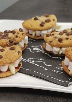 Une photo de °Dentier croquant aux cookies et Chamallows °