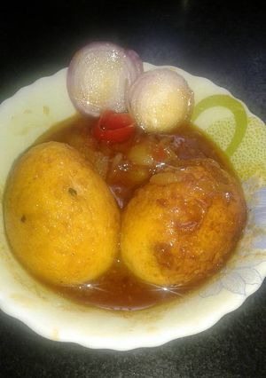 A picture of Egg masala curry.