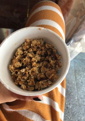 Una foto de Granola fácil, sana y rápida de hacer