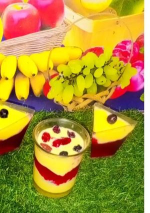 फ्रूट्स बेरीस कस्टर्ड जैली पैनाकोटा (fruits berries custard jelly panna cotta recipe in Hindi) रेसिपी मुख्य फोटो