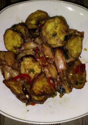 Foto resep Tumis cumi terong crispy pedas