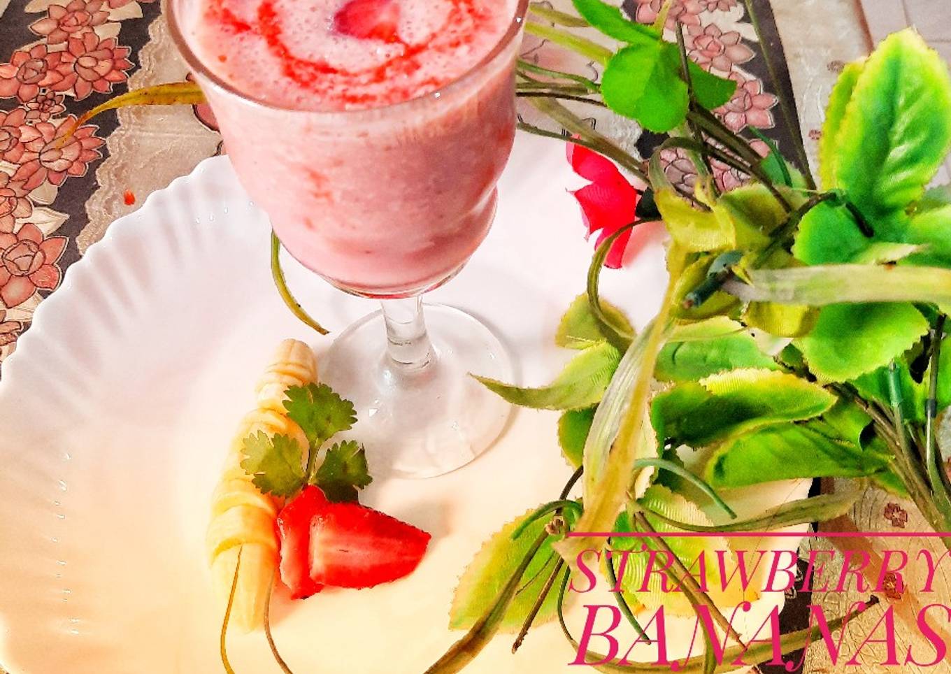 Strawberry banana smoothie