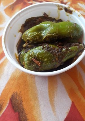 भरवा शिमला मिर्च (bharwan shimla mirch recipe in hindi) रेसिपी मुख्य फोटो