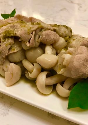 青醬拌肉片白精靈菇 的食譜成品照片