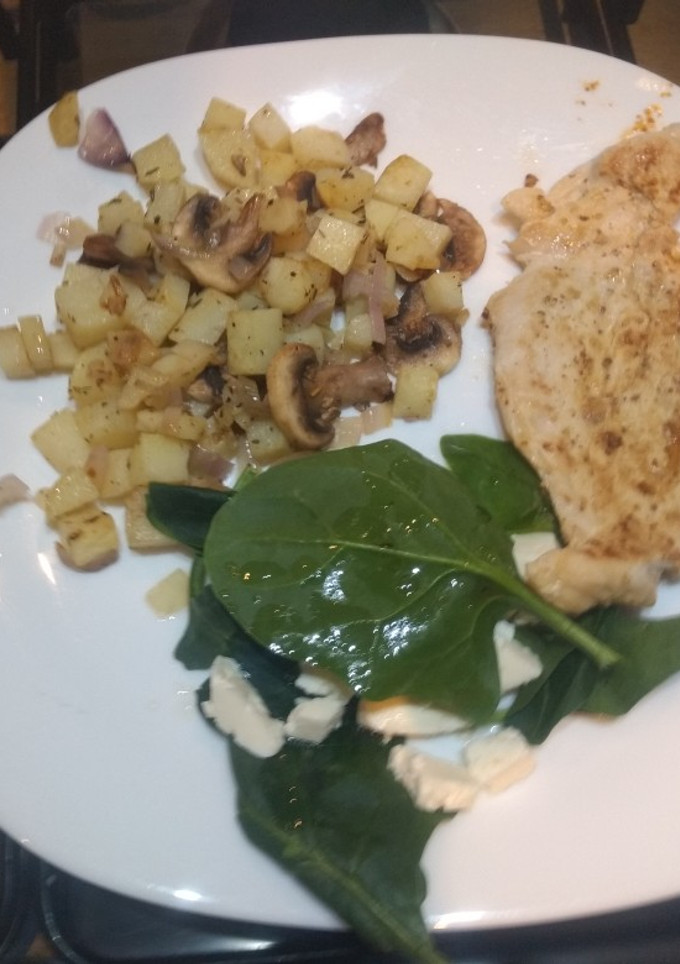 Una foto de Pollo a la mostaza con papas con chalote y champiñones
