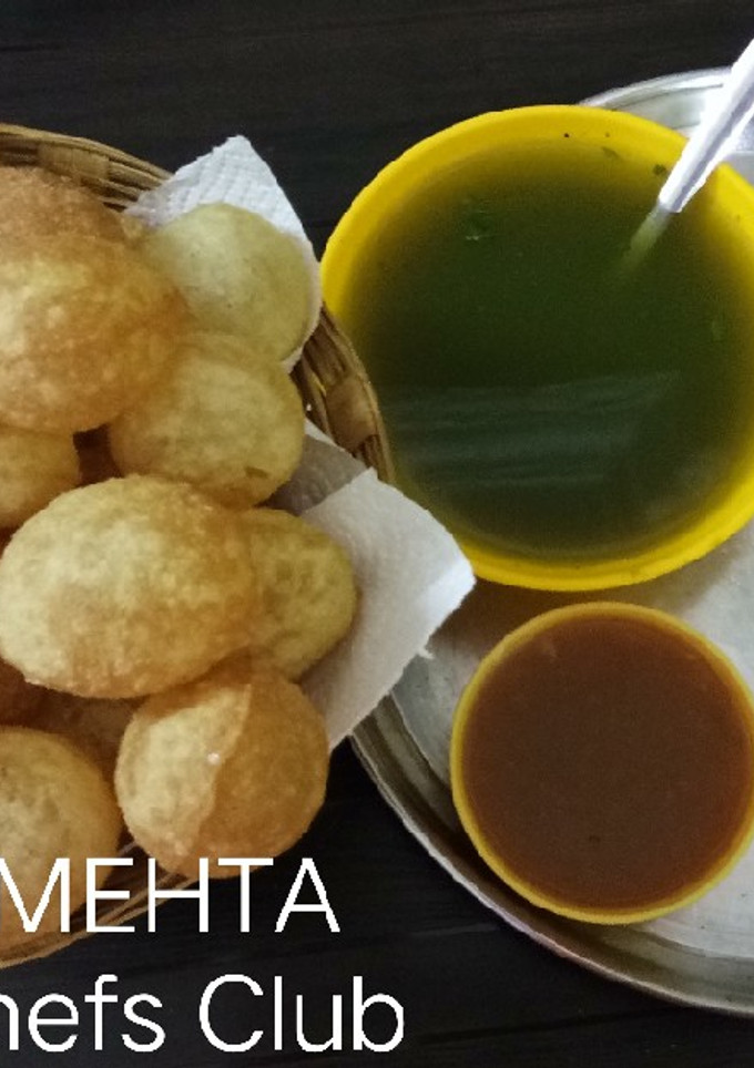 A picture of Paani puri.