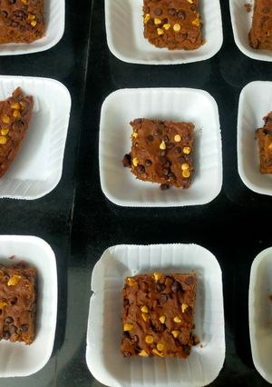A picture of Double Chocolate Chips Eggless Brownie.