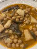 Garbanzos con Sepia, Puerros y Alcachofas…