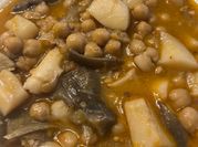 Una foto de olla express garbanzos con sepia