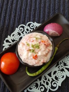 व्हेजिटेबल रायता (vegetable raita recipe in marathi) रेसिपी चे मुख्य फोटो