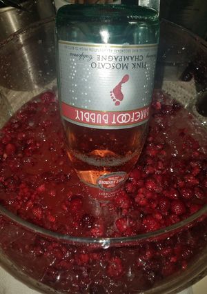 A picture of Holiday bubbly.