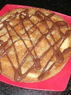 Una foto de Torta de manzana invertida con chocolate
