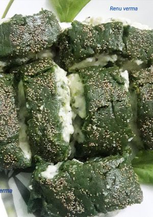 A picture of Palak rabri roll.
