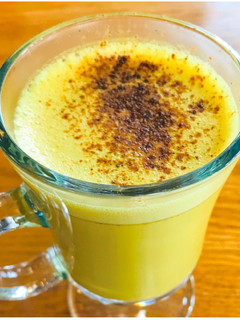 Una foto de Golden latte