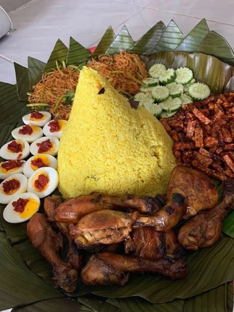 Cara Mudah Membuat Resep Nasi tumpeng yang  Bikin Ketagihan Anti Ribet, Uenak Banget