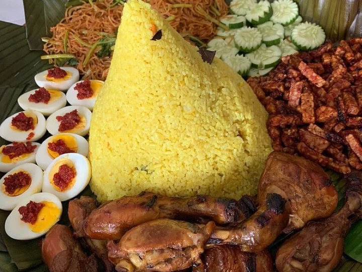 Cara Mudah Membuat Resep Nasi tumpeng yang  Bikin Ketagihan Anti Ribet, Uenak Banget