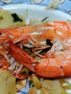 รูปของ กุ้งอบเกลือและสมุนไพร