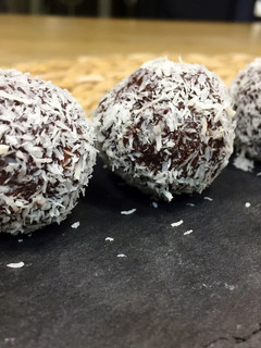 Una foto de Kokosbollar - receta de postre sueco
