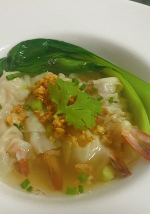 รูปของ เกี๊ยวน้ำกุ้งหมูเด้ง Shrimp Wonton with Bouncing Pork