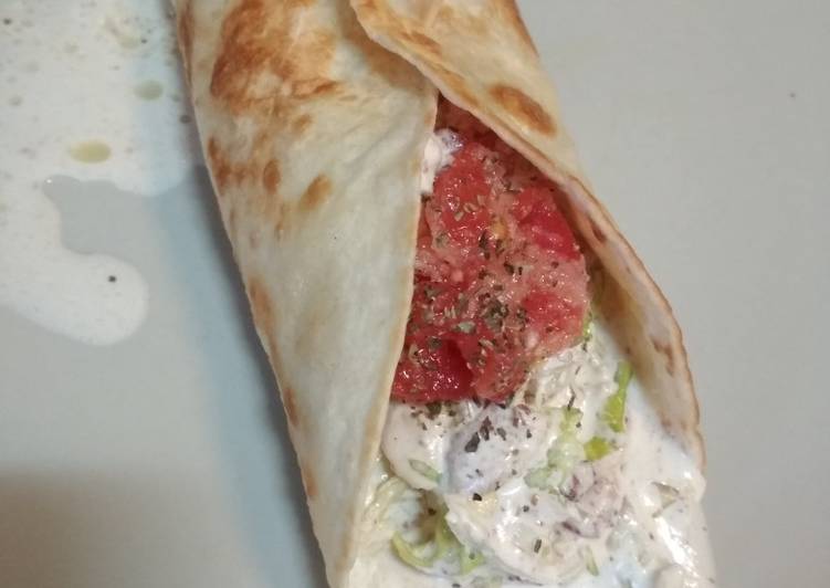 Tacos con pollo y salsa César