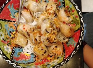 Hình của món Bún chả giò chay.