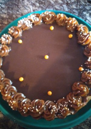 Una foto de Torta tofi🤩😍😋😋
