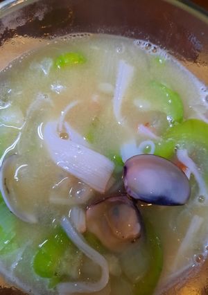 絲瓜蛤蜊味噌湯 的食譜成品照片