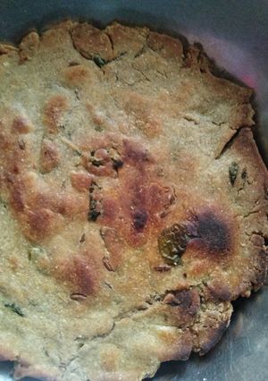 ભાખરી (Bhakhri Recipe In Gujarati) રેસીપી મુખ્ય ફોટો