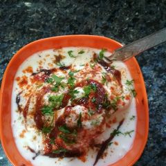 A picture of Dahi wada.