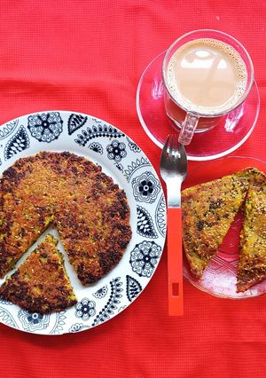 A picture of Semolina and flattened rice handavo and sandwich.