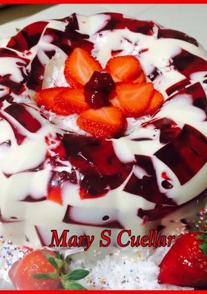 Una foto de Gelatina de Tres Leches con Fresa🍓🍓