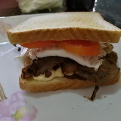 A picture of Beef sandwich.