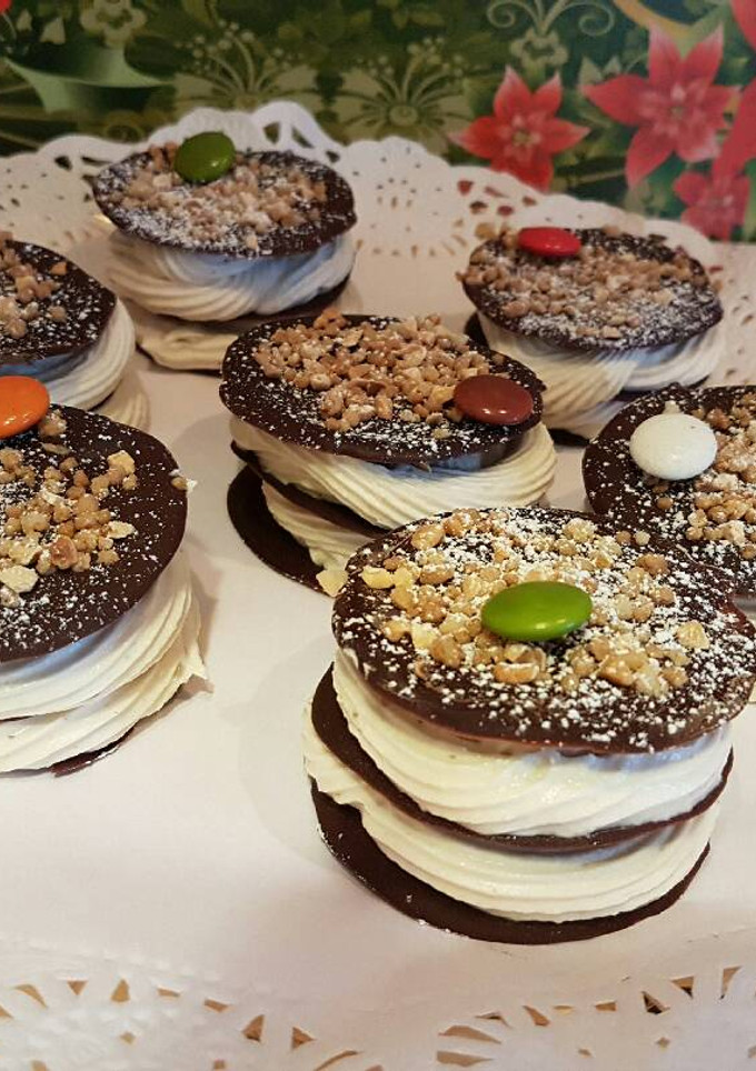 Una foto de Milhojas de turrón y chocolate. Thermomix