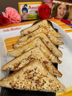 गार्लिक ब्रेड(Garlic Bread recipe in Hindi) रेसिपी मुख्य फोटो