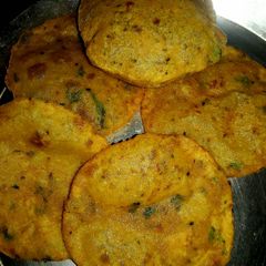 A picture of Aloo poori.