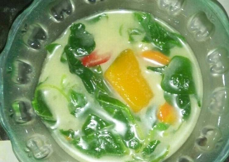 Bahan Menyiapkan Sayur Daun Katuk kuah santan yang enak