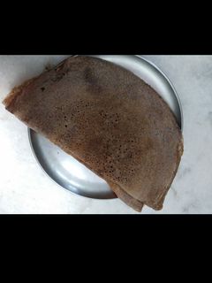 ராகி தோசை(ragi dosai recipe in tamil) செய்முறை முக்கிய புகைப்படம்