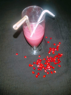अनार का जूस(anar juice recipe in hindi) रेसिपी मुख्य फोटो