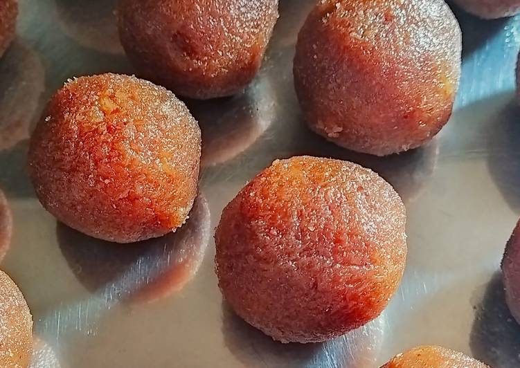 Coconut laddus