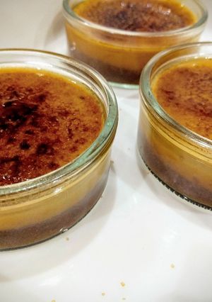 Una foto de Créme brûlée de foie y confitura de higos