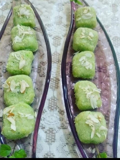 लौकी की बर्फी (lauki ki barfi recipe in Hindi) रेसिपी मुख्य फोटो