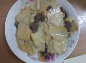 Hình của món Măng tươi xào thịt bò.