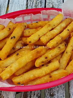 A picture of Cheesy French Fries.